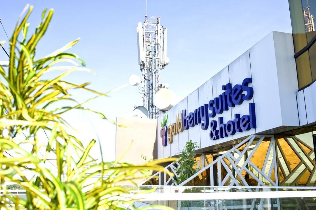 Goldberry Suites & Hotel Mactan Lapu-Lapu City Bagian luar foto