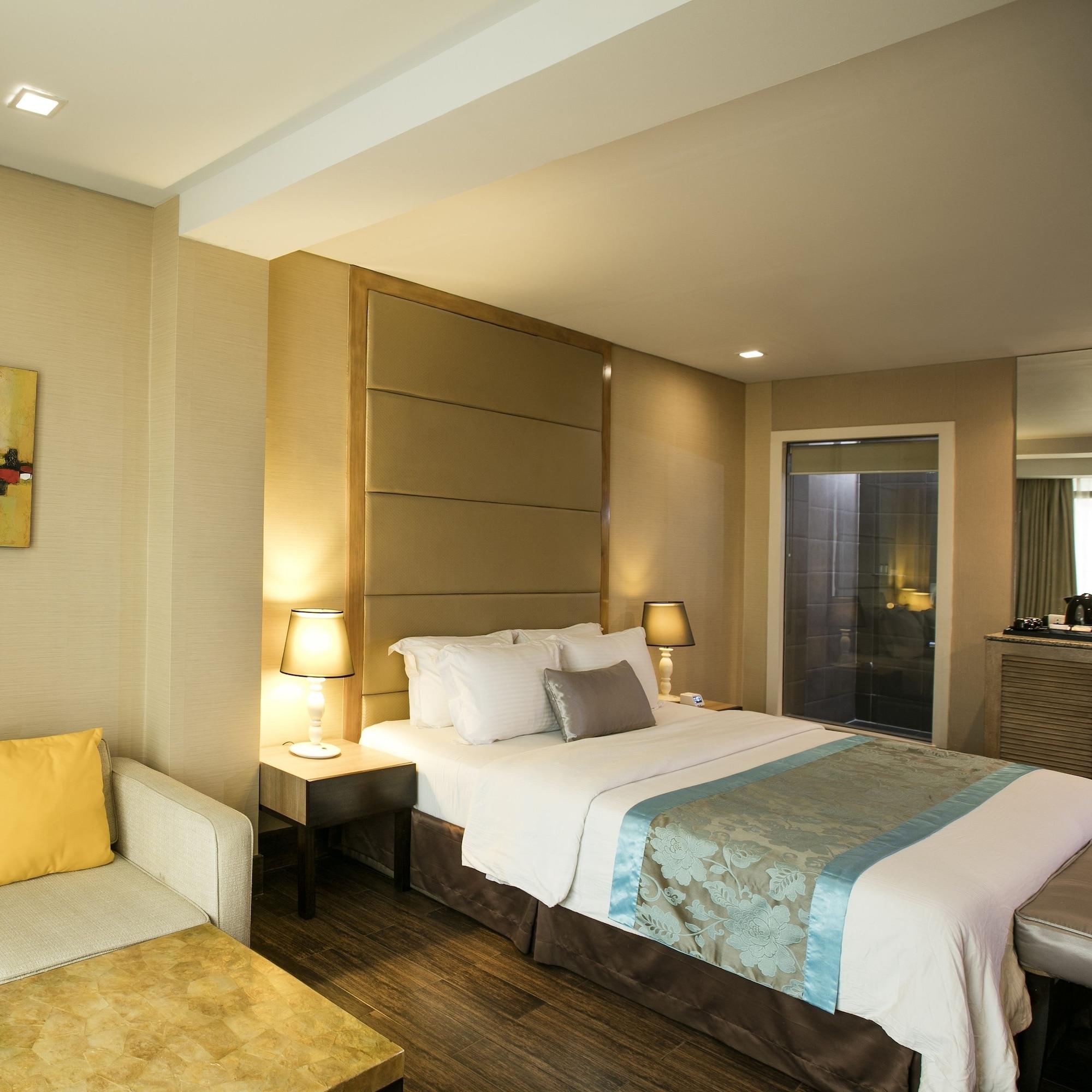 Goldberry Suites & Hotel Mactan Lapu-Lapu City Bagian luar foto