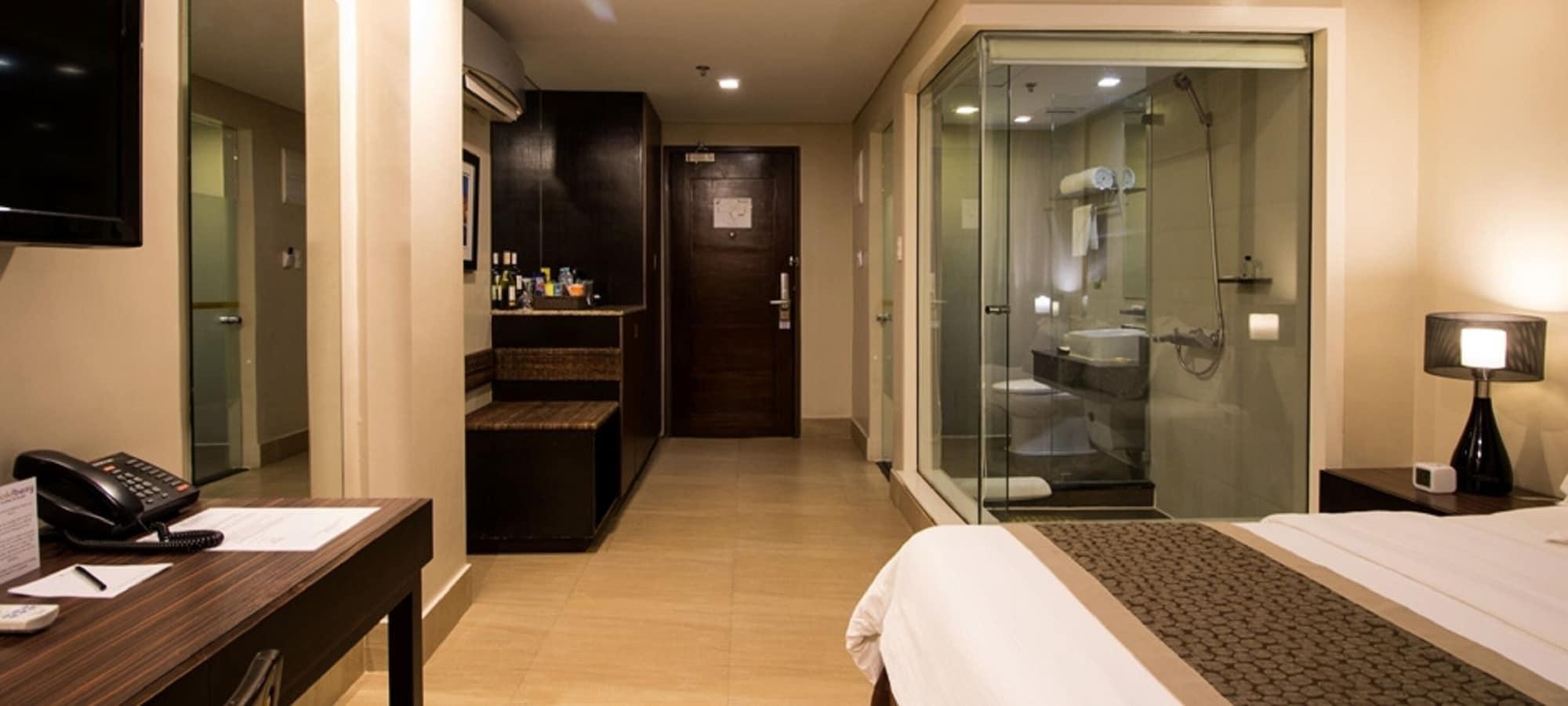 Goldberry Suites & Hotel Mactan Lapu-Lapu City Bagian luar foto