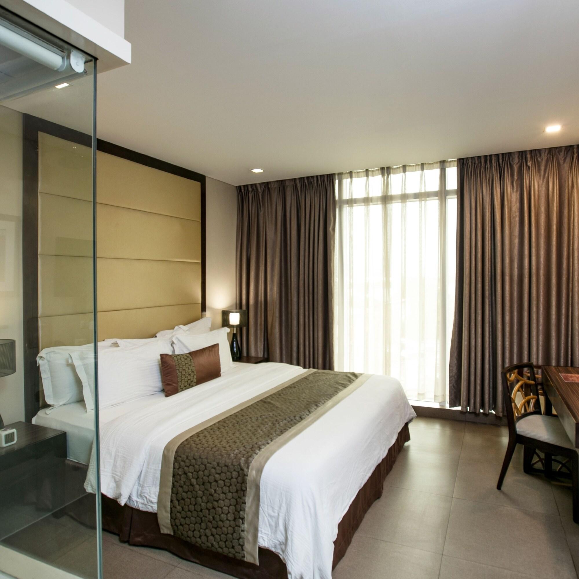 Goldberry Suites & Hotel Mactan Lapu-Lapu City Bagian luar foto