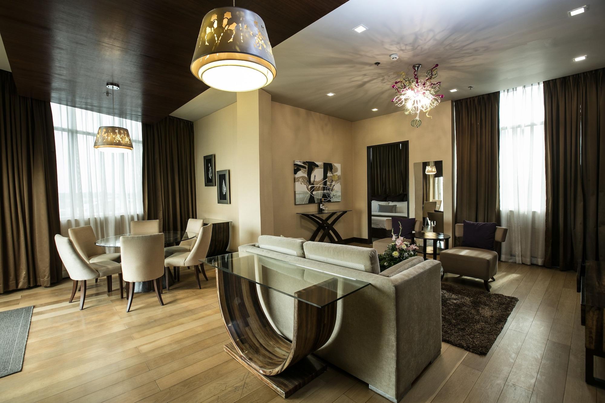 Goldberry Suites & Hotel Mactan Lapu-Lapu City Bagian luar foto