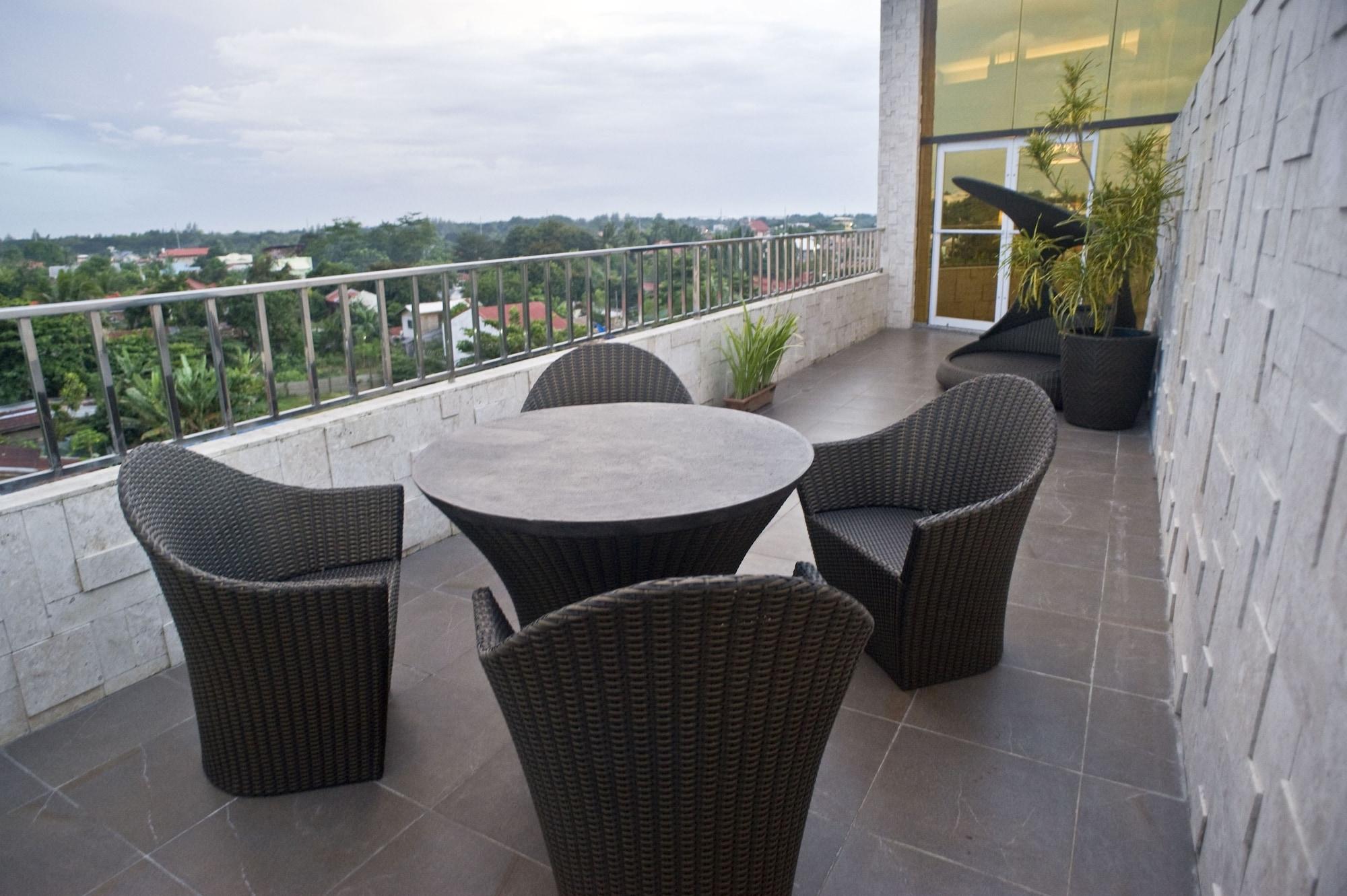Goldberry Suites & Hotel Mactan Lapu-Lapu City Bagian luar foto