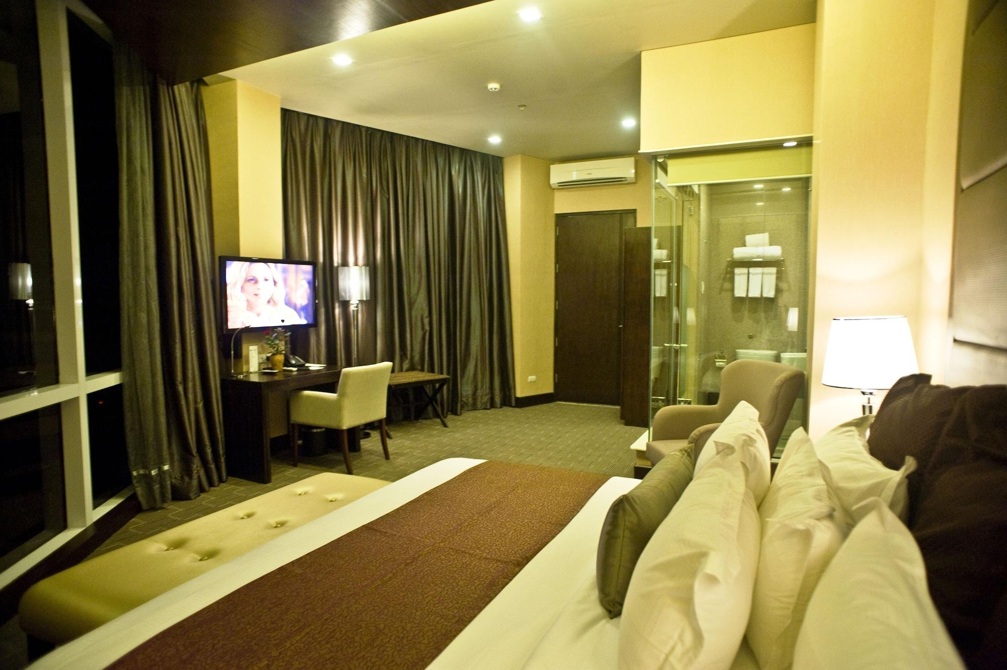 Goldberry Suites & Hotel Mactan Lapu-Lapu City Bagian luar foto