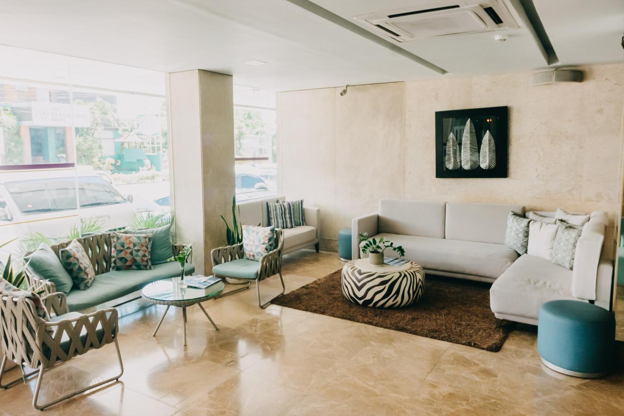 Goldberry Suites & Hotel Mactan Lapu-Lapu City Bagian luar foto