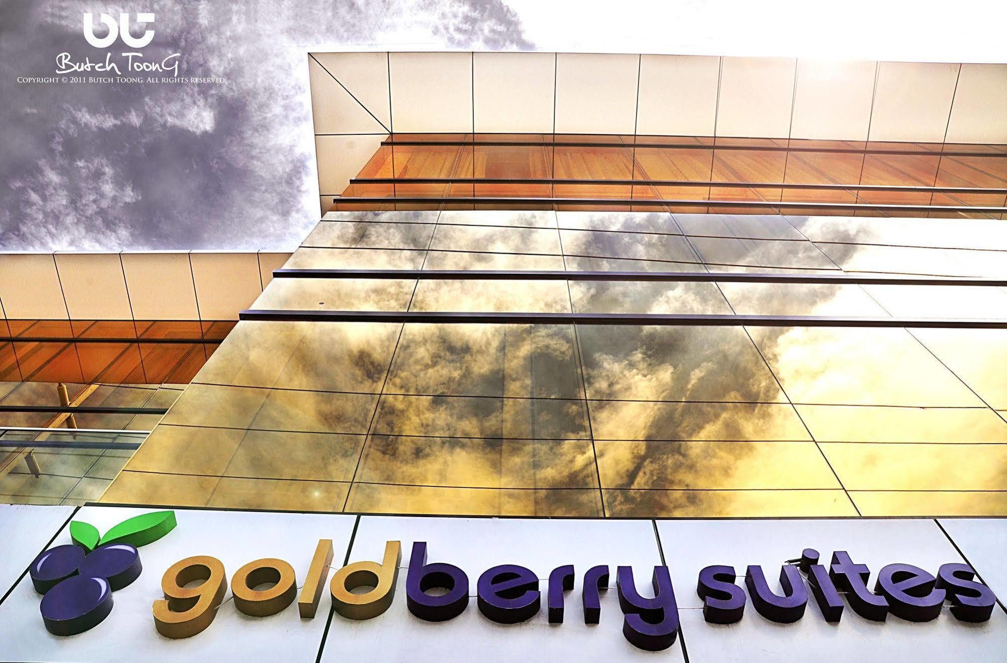Goldberry Suites & Hotel Mactan Lapu-Lapu City Bagian luar foto